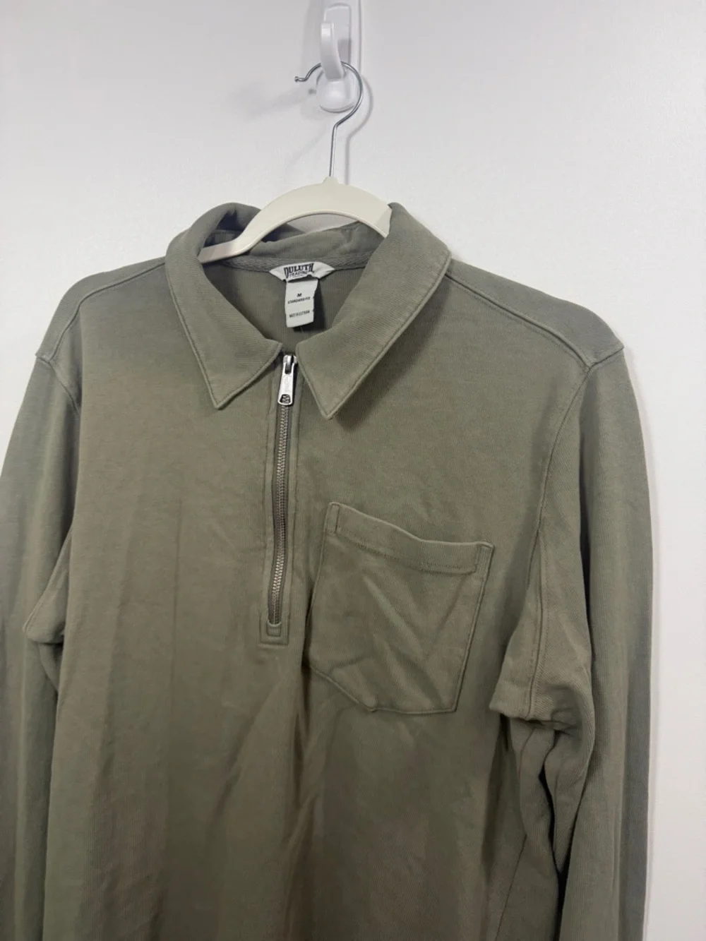Duluth Trading Company Men’s Rugby knit 1/2 zip pull over size medium. NWT.Green